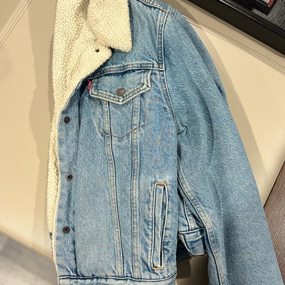 Levi's Blue Denim Jacket with Sherpa Lining - Picture 2 of 5